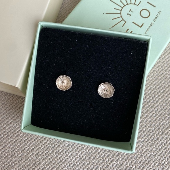 Jewelry - 925 Silver Flower 🌸 Stud Earrings